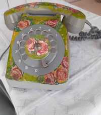 Telefone antigo pintado