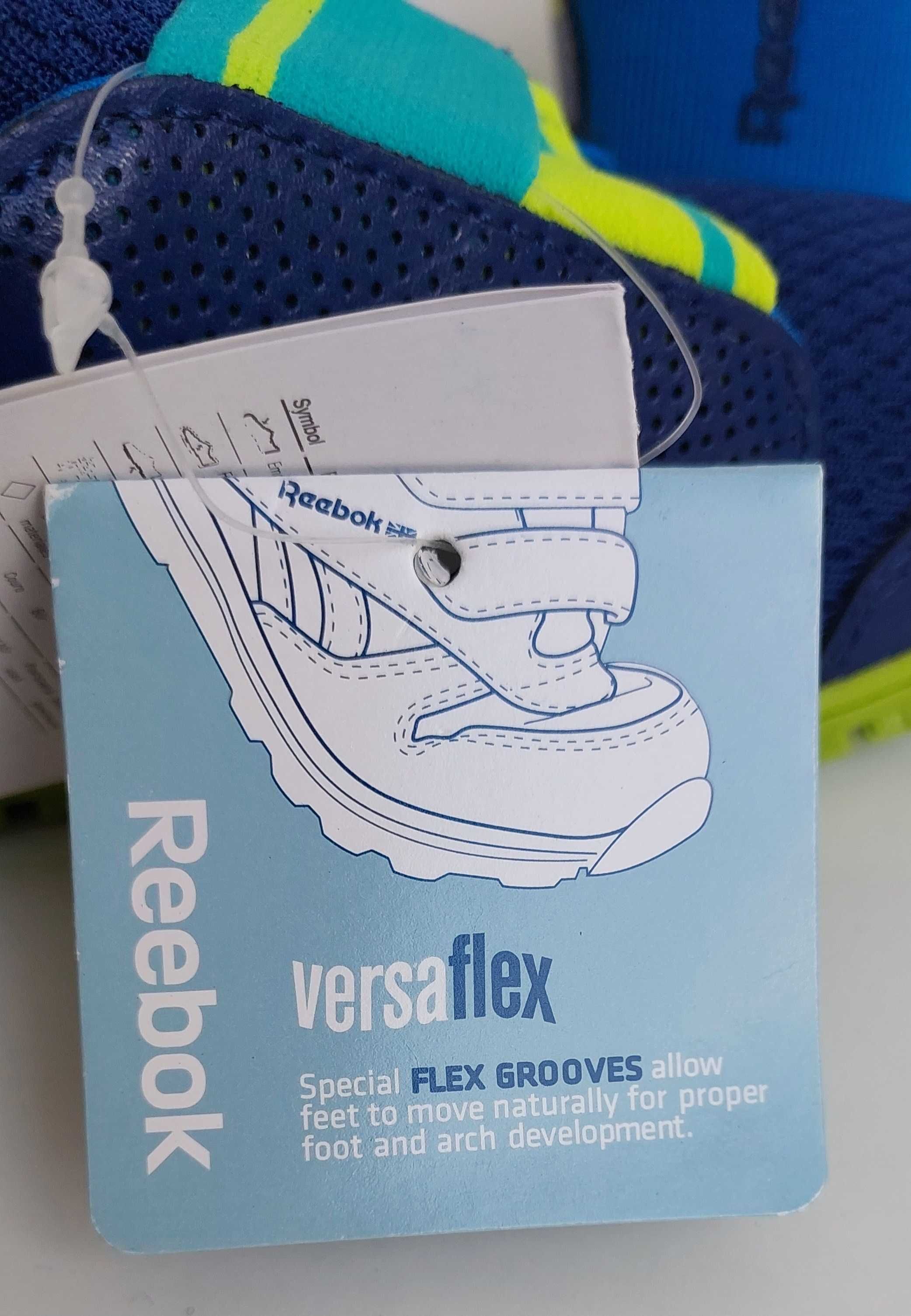 Lekkie buty dziecięce na rzepy REEBOK Versa Flex Peek  N' Fit, R. 25,5