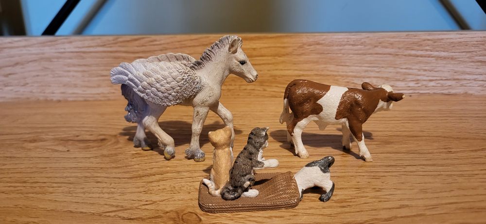 Schleich zestaw 3 figurek cielę kotek młody pegaz