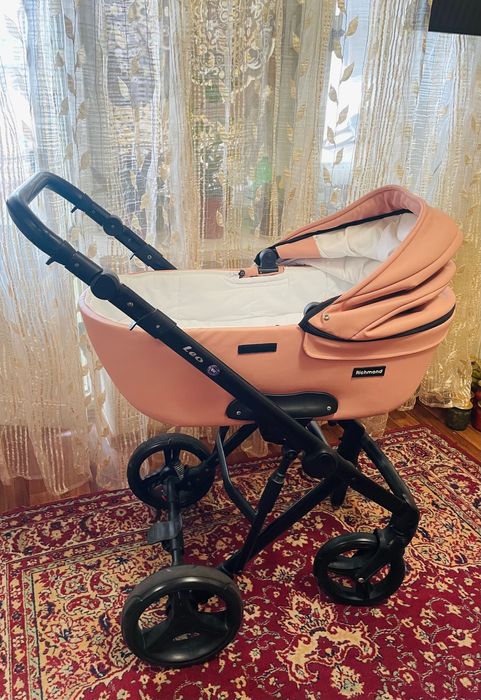 Продається дитяча коляска 2 в 1 фірми Richmond Leo ( пудровий колір)