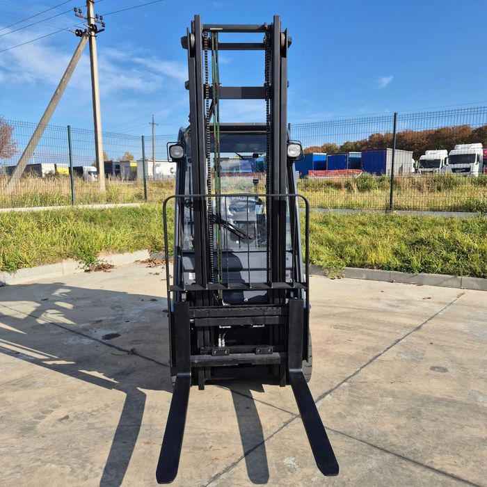 TOYOTA 1,5 тон Кабіна