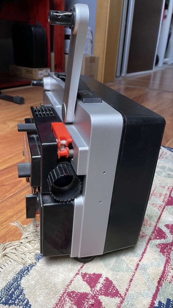 Projektor do filmow 8mm