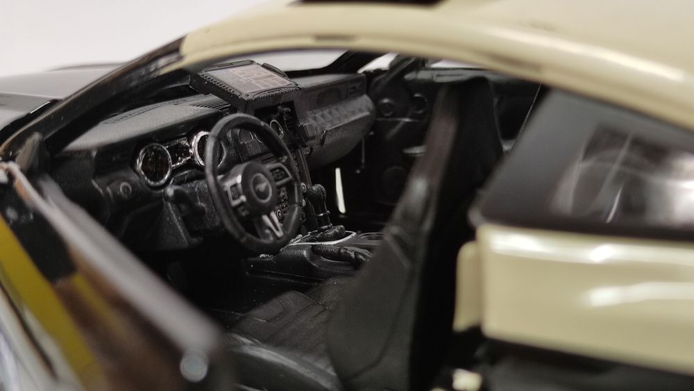 Policyjny Ford Mustang Floryda, Maisto, skala 1:18