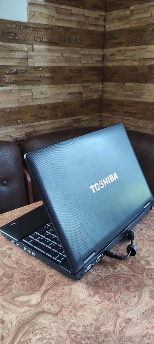 Ноутбук Toshiba Tecra A11-1HZ