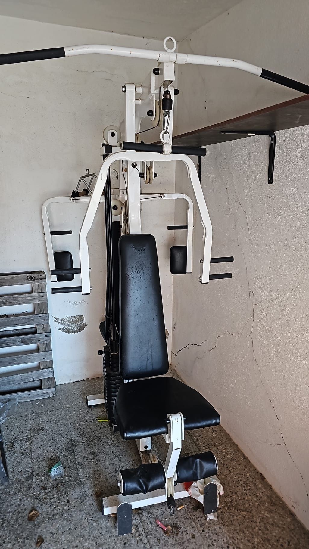 Maquina de musculação duplo banco