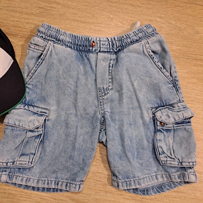 Krótkie spodenki chłopięce Zara plus czapka Minecraft gratis