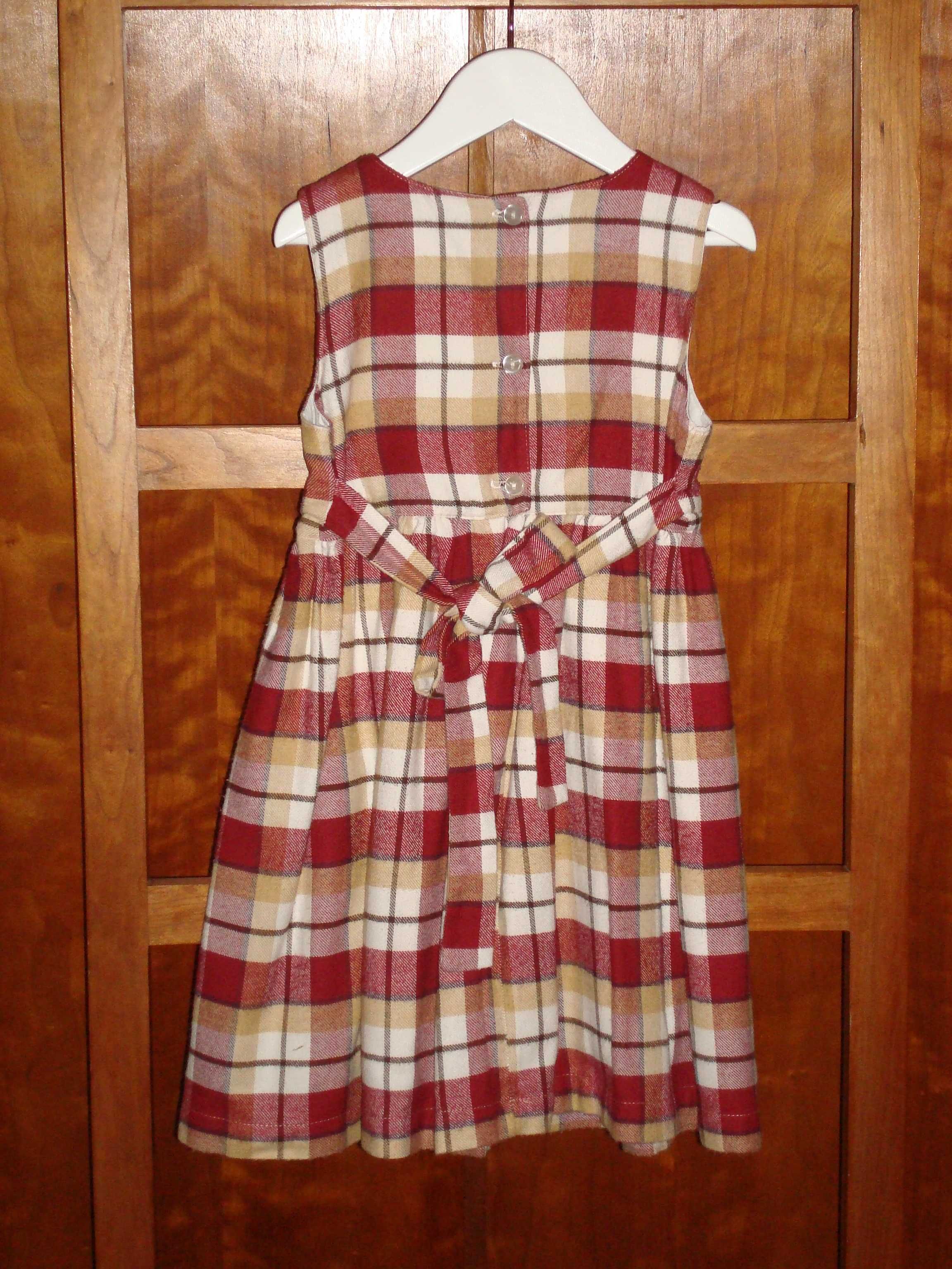 Vestido xadrez qualidade - 6/7 anos