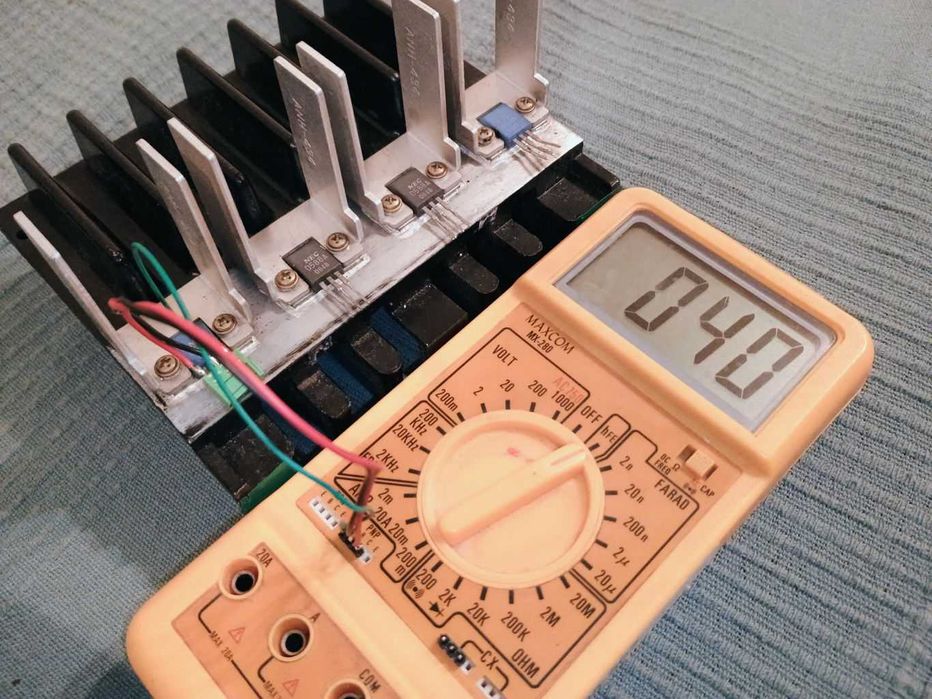 Tranzystory 2SB618 i 2SD588. Dwie pary