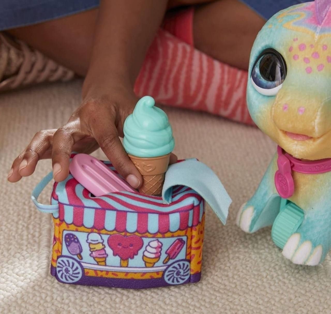 Електронна іграшка  furReal Snackin' Sally's Ice Cream Party Динозавр