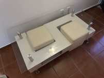 Mesa de vidro em bom estado. Apenas levantamento.