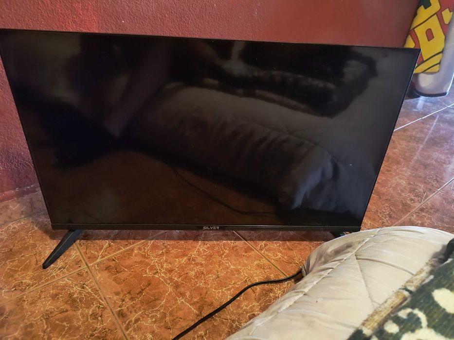 TV led 32 polegadas silver