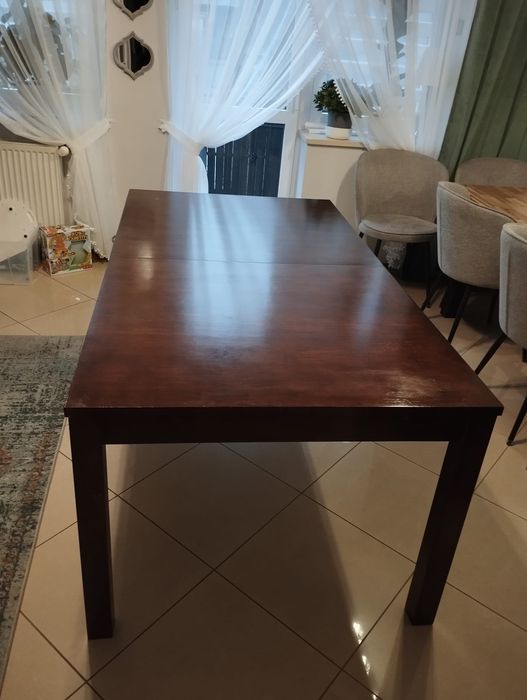 Stół rozkładany w kolorze brązowym