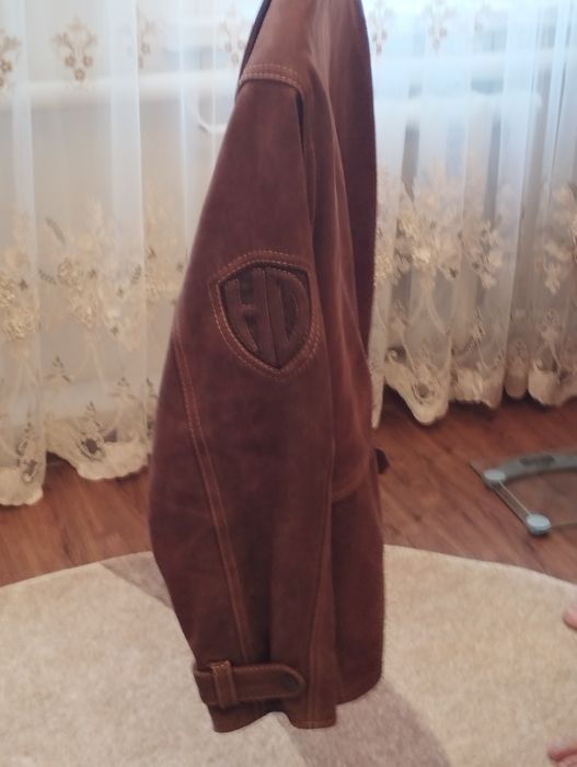 Продаж чоловічої куртки