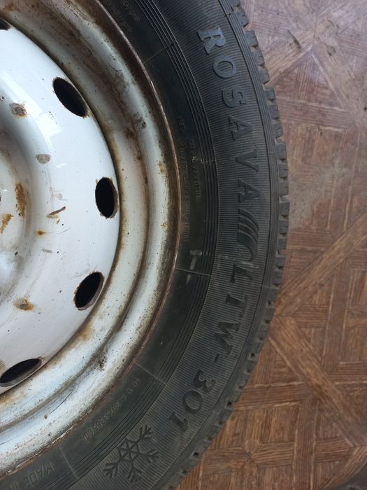 Резина зимова з дисками  на 16 _185/75