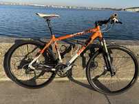 Bicicleta KTM com rodas 29
