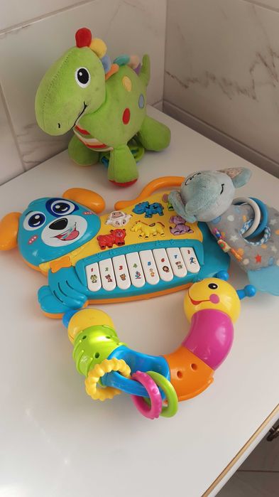 Іграшки, брязкалбця, підвіски, музичні