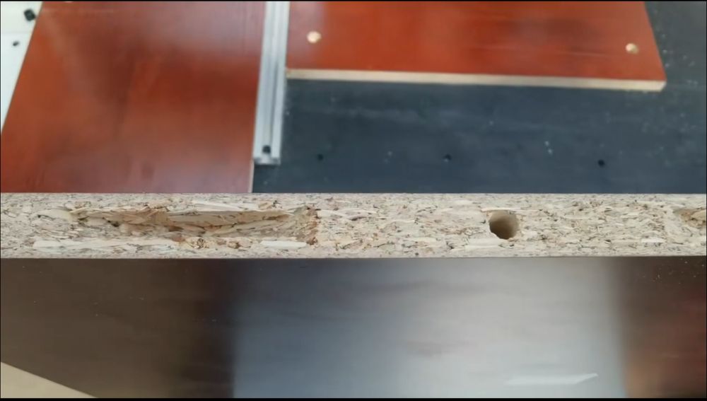 Frezarka CNC do płyt meblowych – szafy, garderoby, meble na wymiar