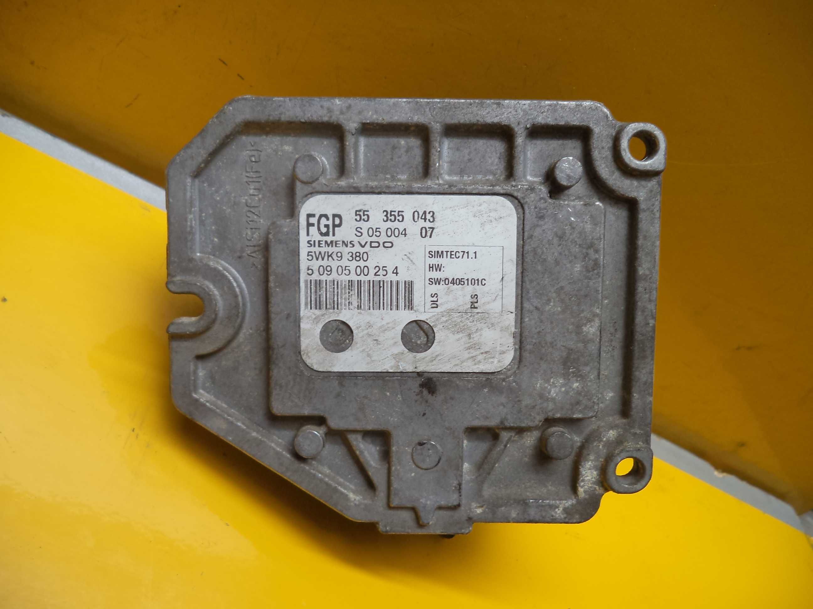 Блок управления двигателем Opel Meriva A (1,8) з 02-10 р.в.
