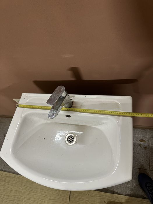 Умивальник з тумбочкою у ванну кімнату