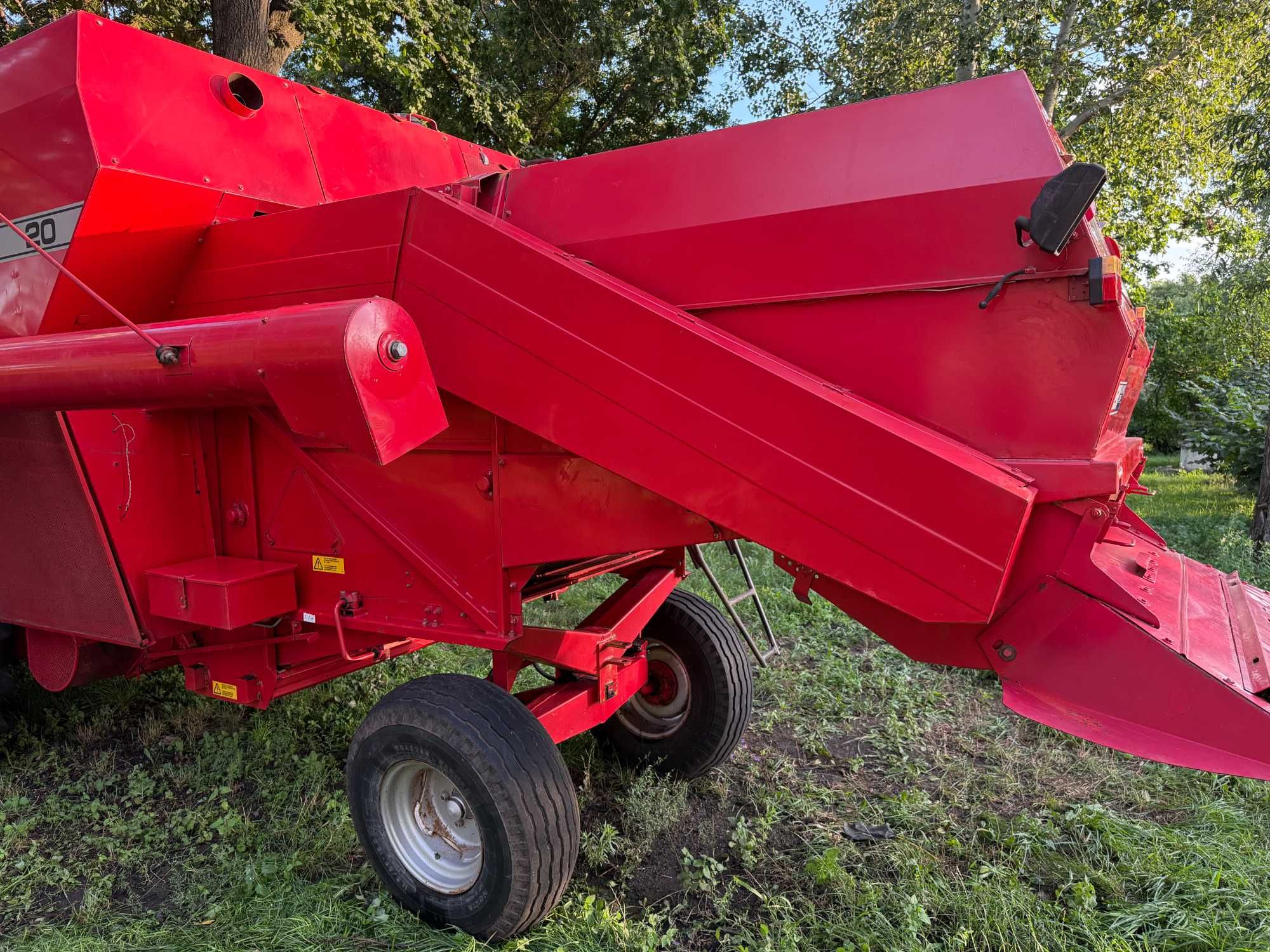 Комбайн Massey Ferguson 20