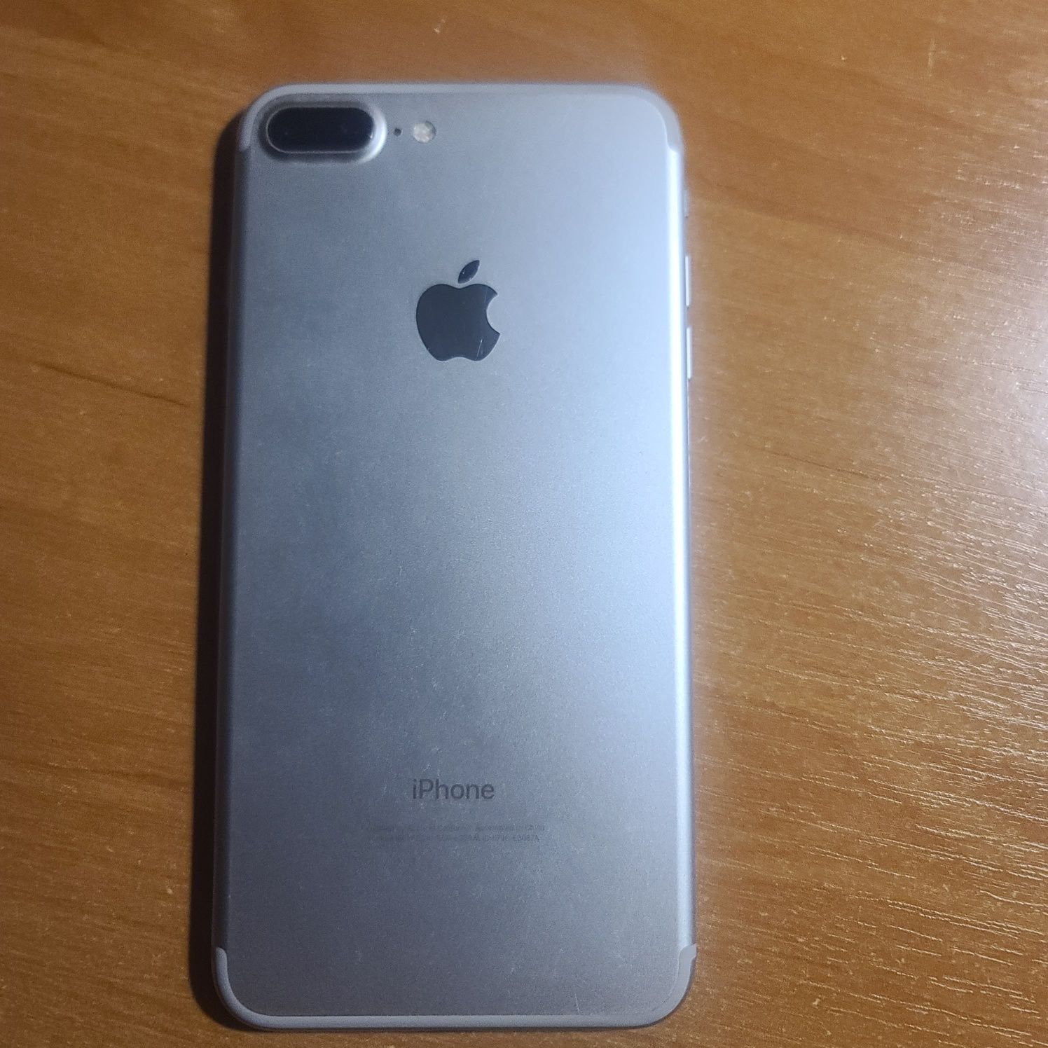 Продам Apple iPhone 7+ 32Gb (Neverlock)