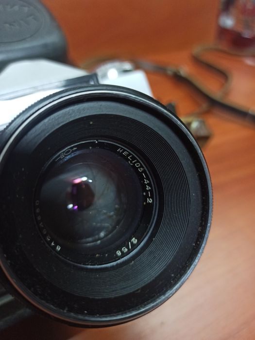 Фотоаппарат Зенит Е с объективом Helios 44-2.
