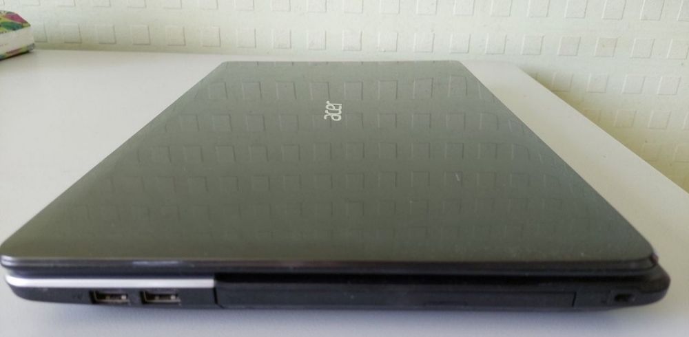 Продам acer e1 571