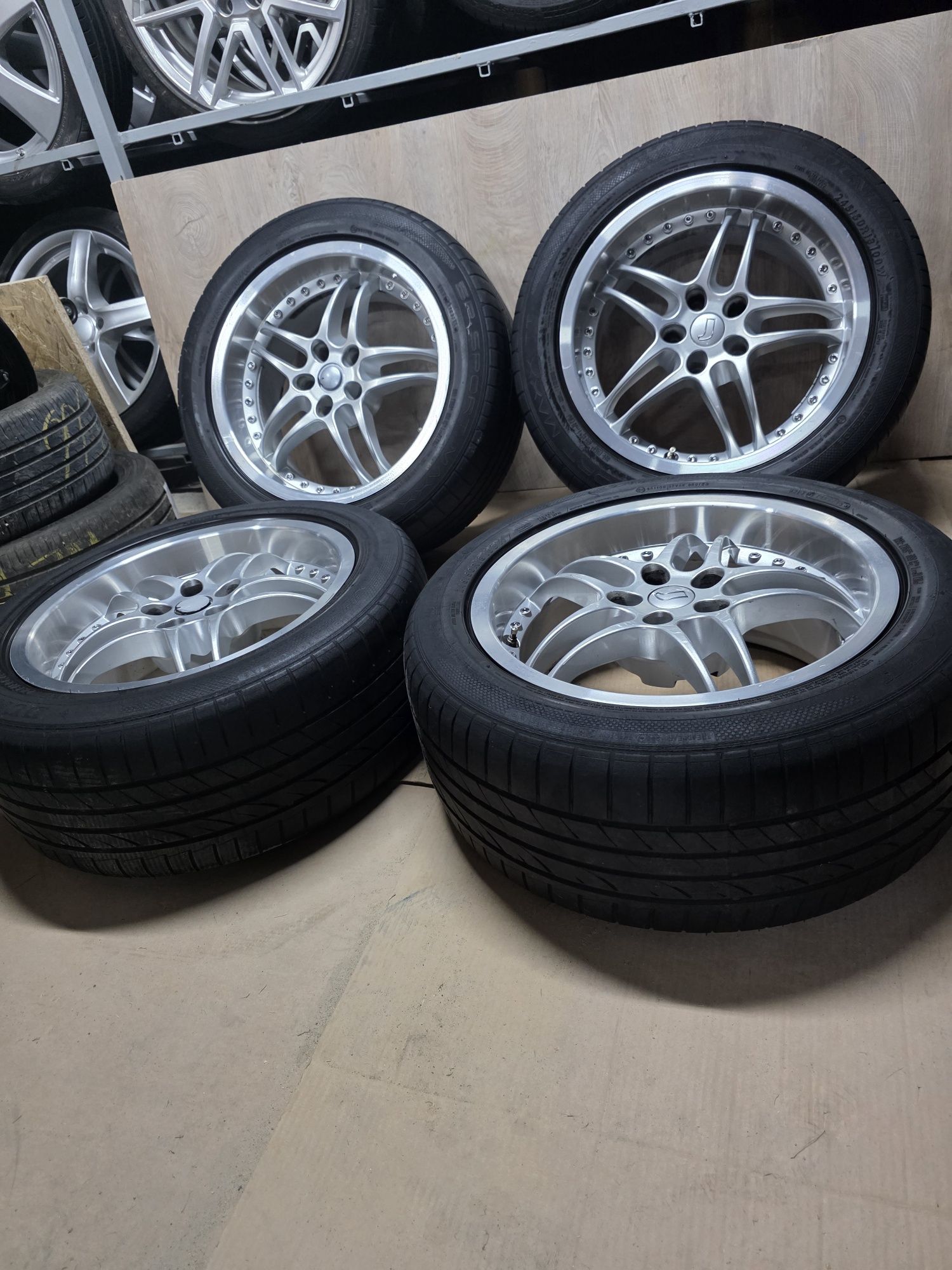 Alufelgi RONDELL R18 5X120 z oponami letnimi.