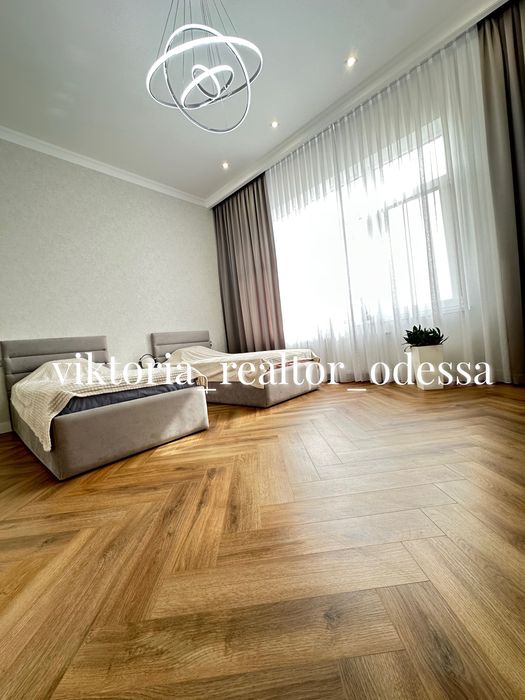 Частный дом на Фонтане с бассейном!ремонт,мебель и техника!Чубаевка!