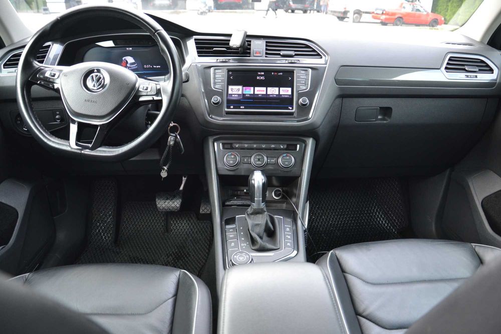 Продам автомобіль Volkswagen Tiguan 2017