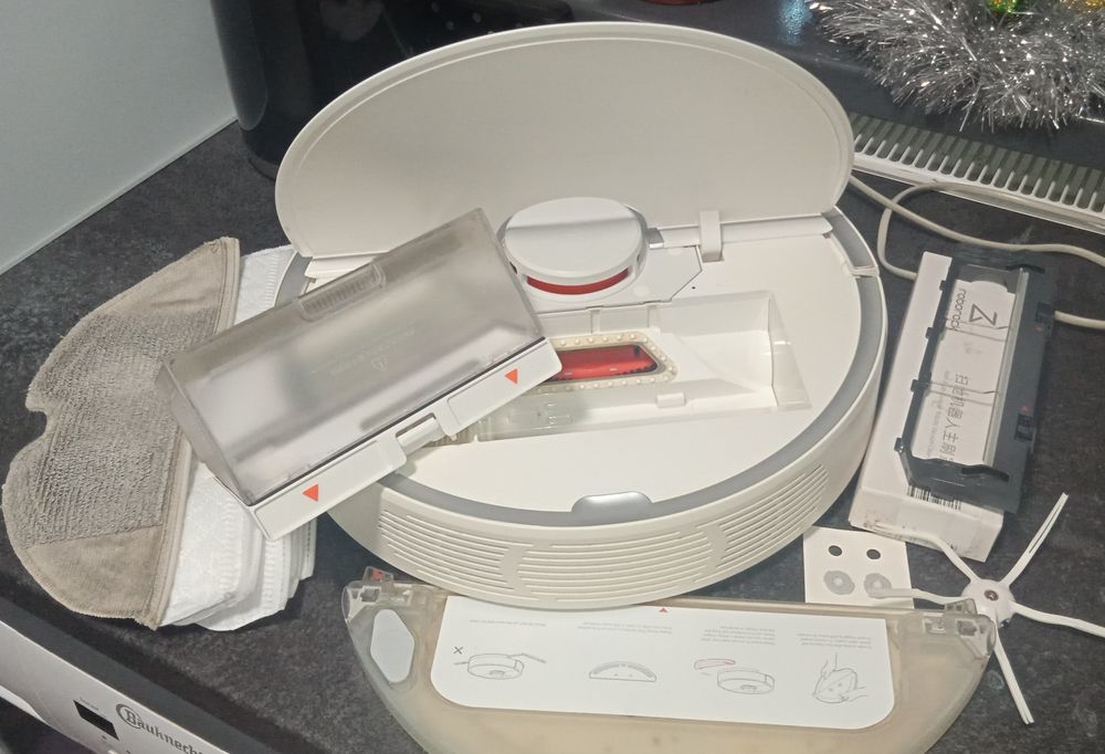 Продам робот пилосос Xiaomi Roborock S5