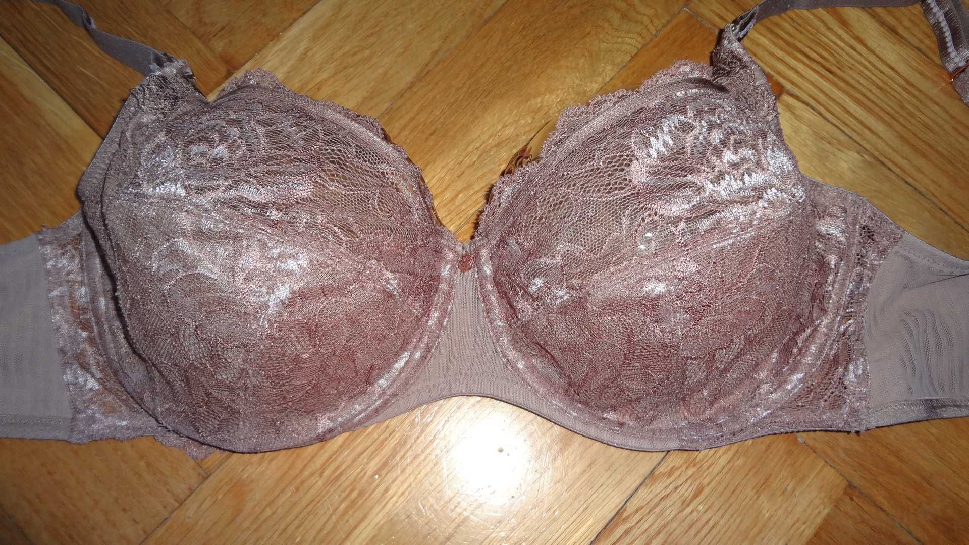 Biustonosz Triumph Peony Florale 85D śliczny