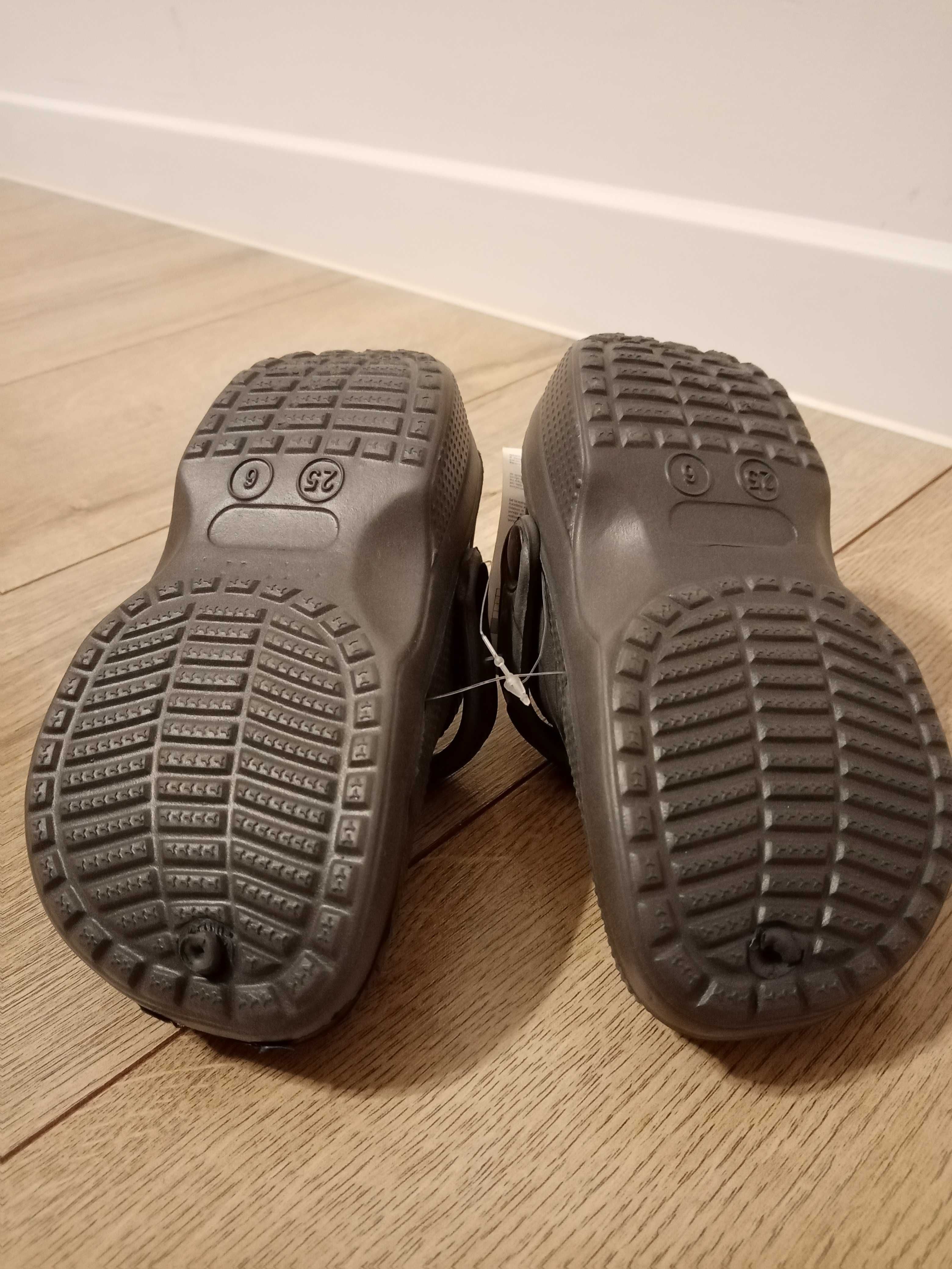 Buty dziecięce krox nowe 25