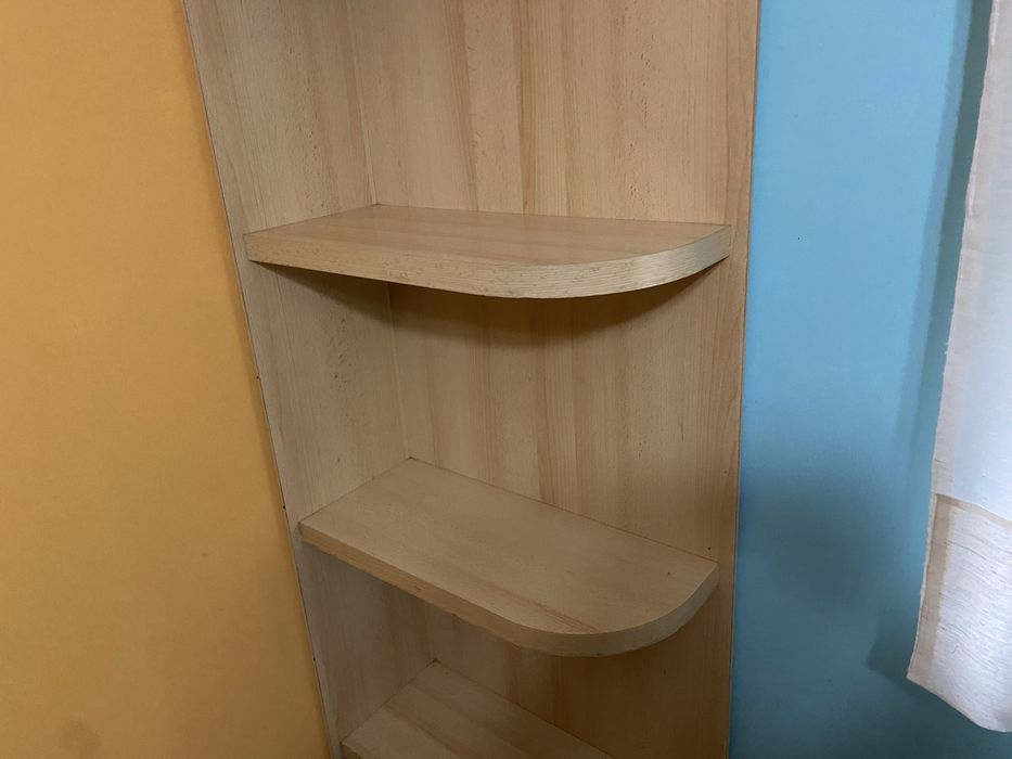 Estante de canto