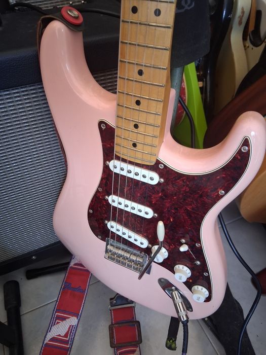 Fender player series Stratocaster shell pink fsr
