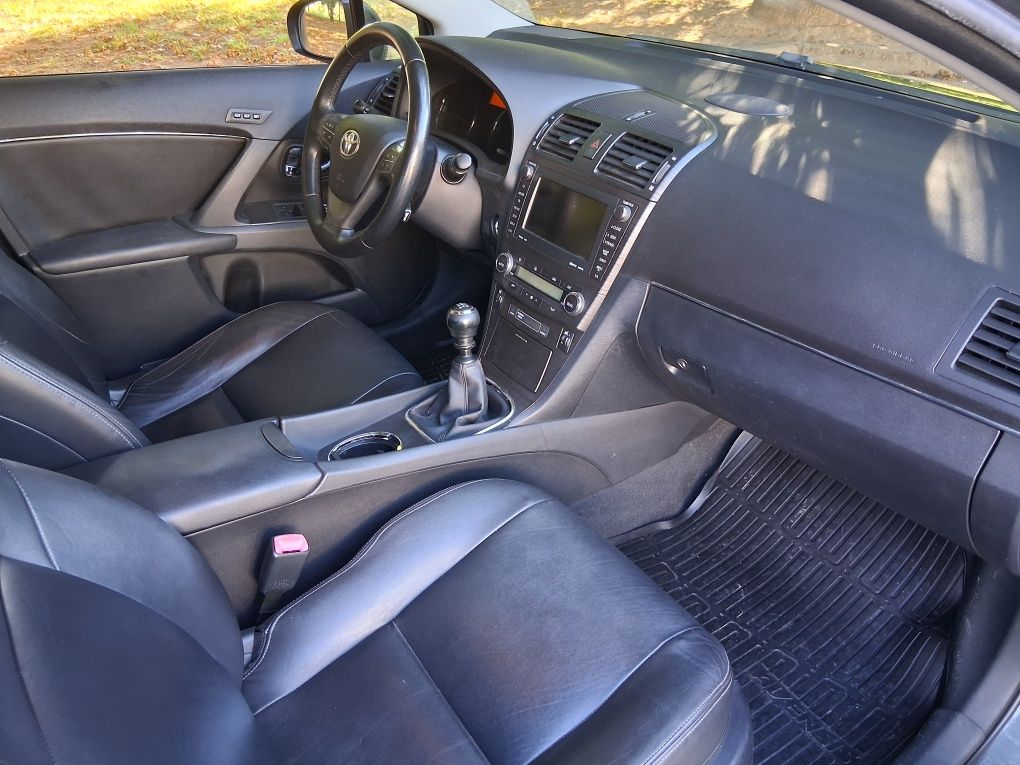 Toyota Avensis 2.0 D-4D Full extras