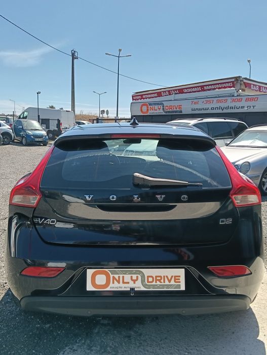 Volvo V40 D2 , Gasóleo, ano 2015, desde 168€/mes