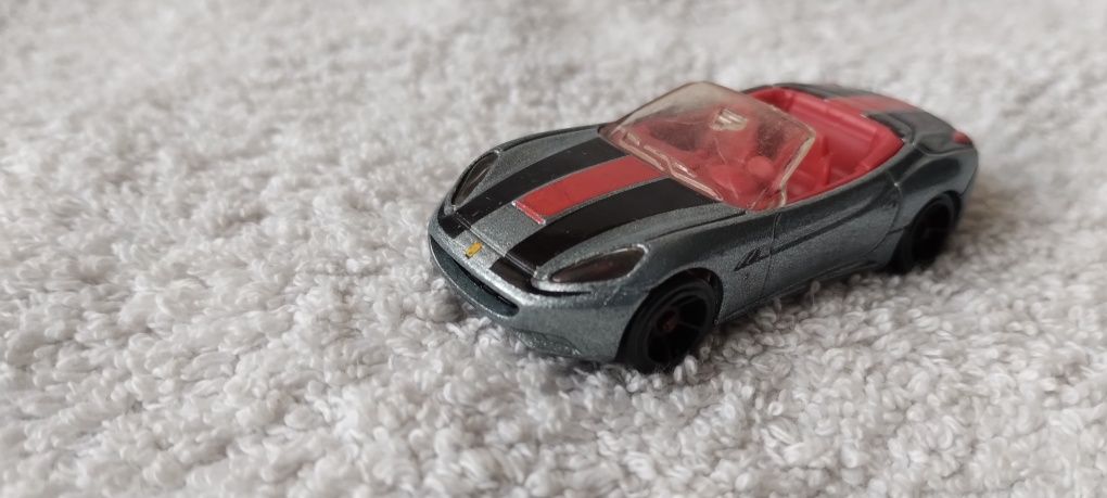 Hot wheels Ferrari california