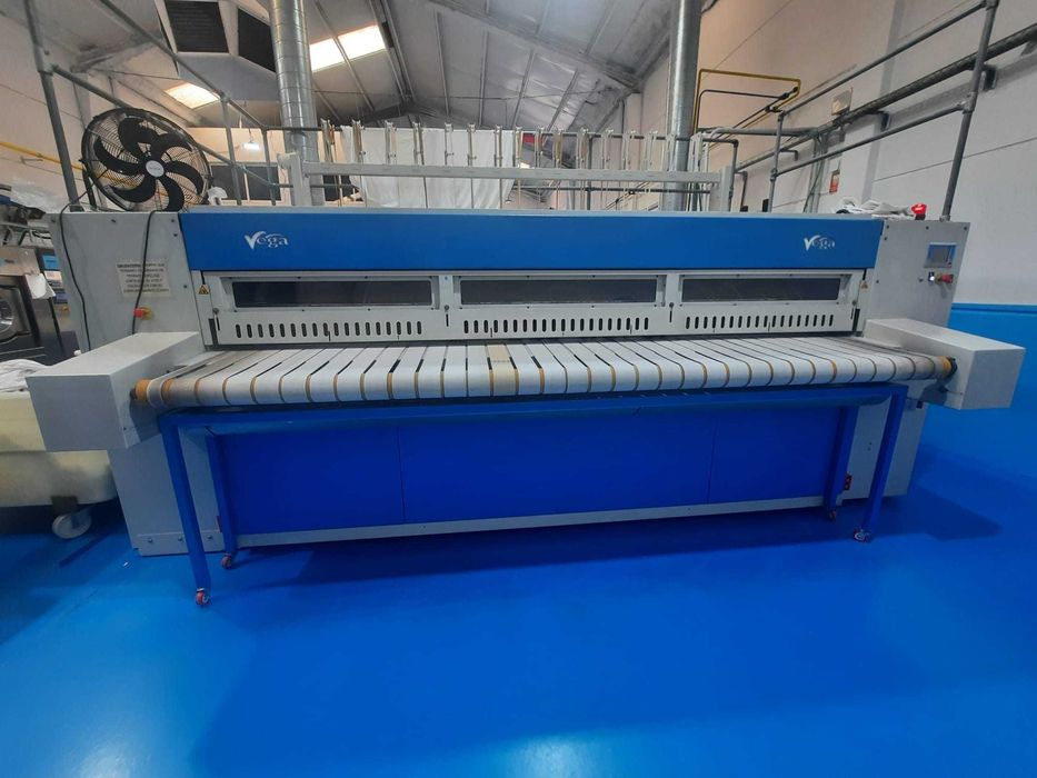 Calandra industrial Vega – 3.300 mm de largura com rolo de 1.200 mm