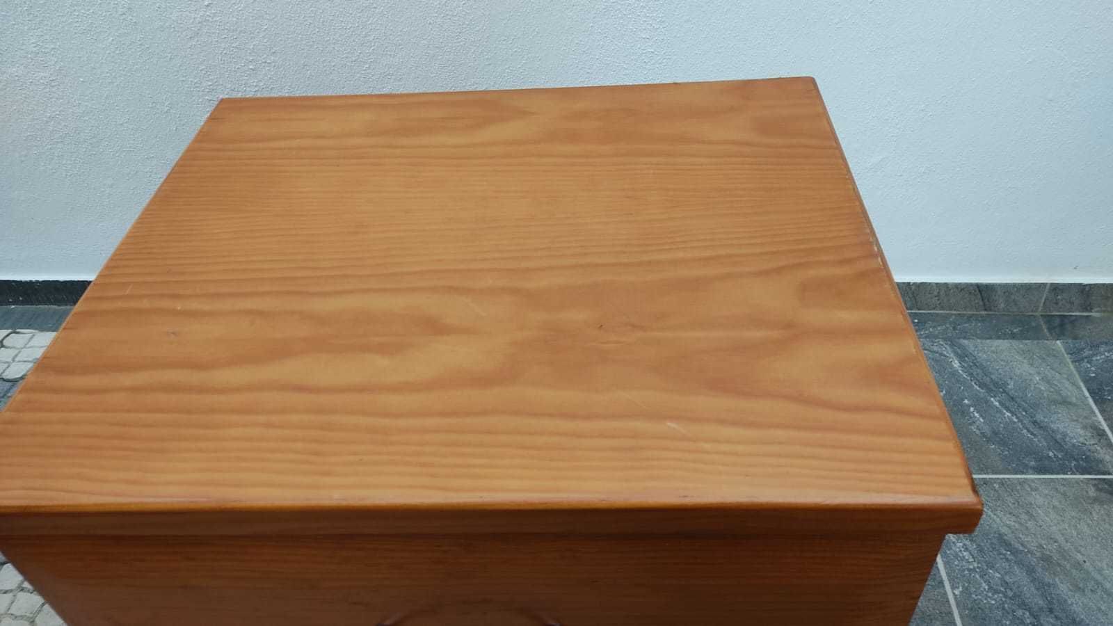 Mesa de Apoio -  Para vários Fins, Ver detalhes no Anuncio