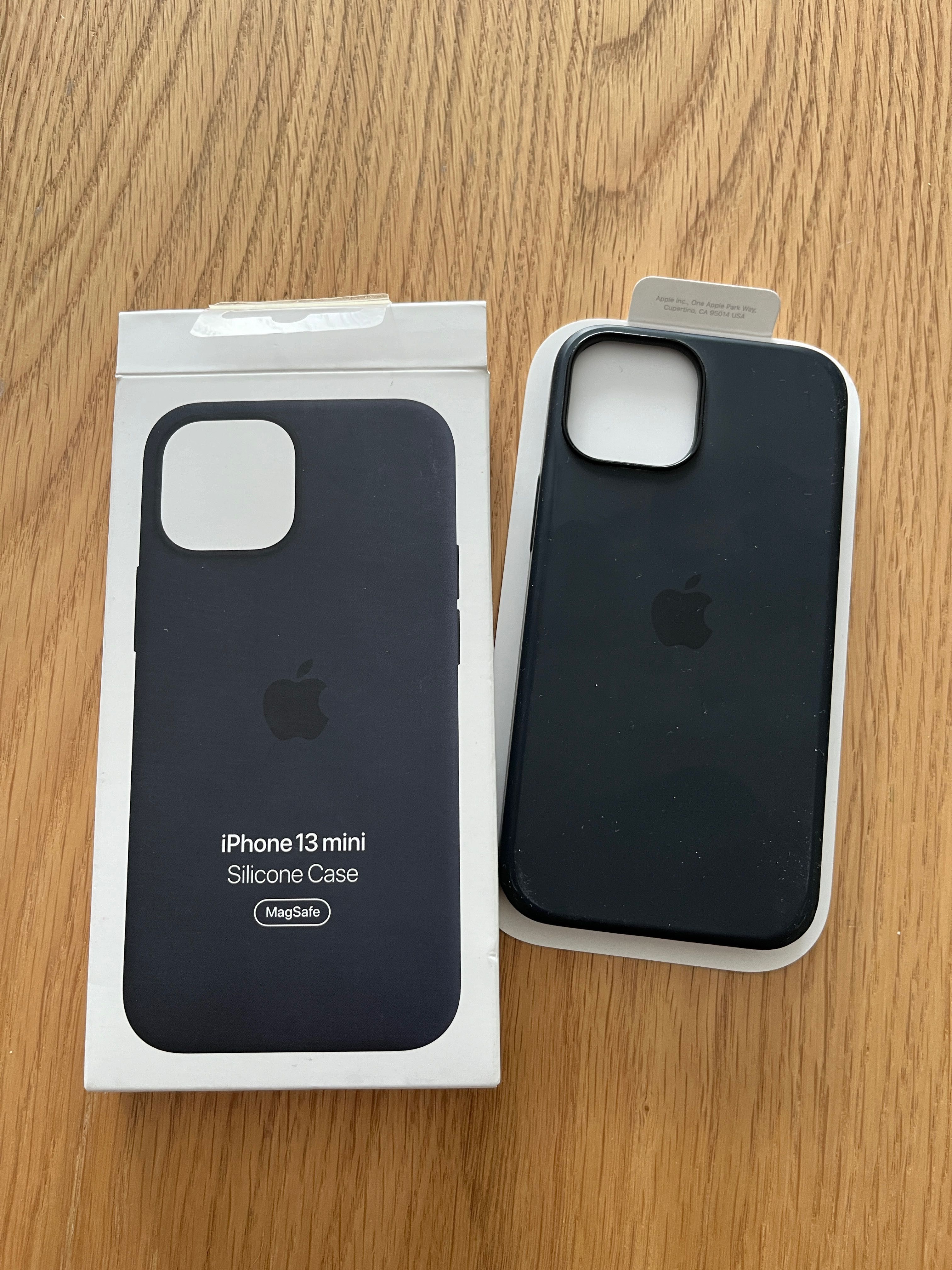 Oryginalny Apple iPhone 13 mini Silicone Case Midnight Etui Plecki