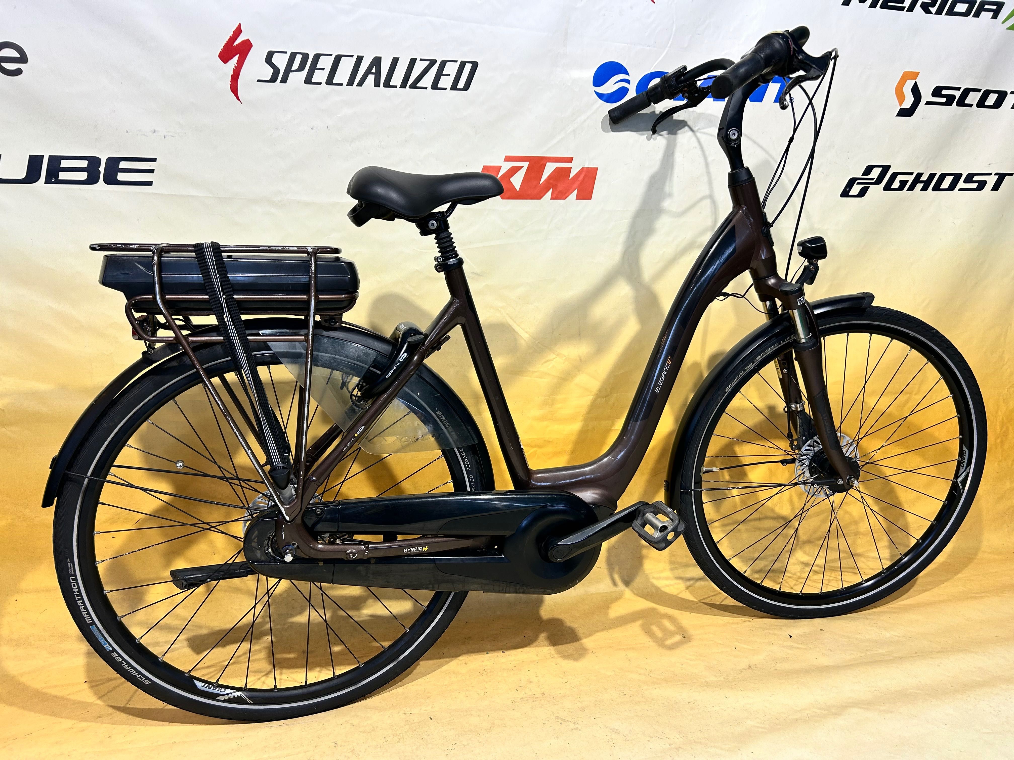 Rower Elektryczny Giant Elegance+ /centralny napęd Yamaha , rozmiar L/