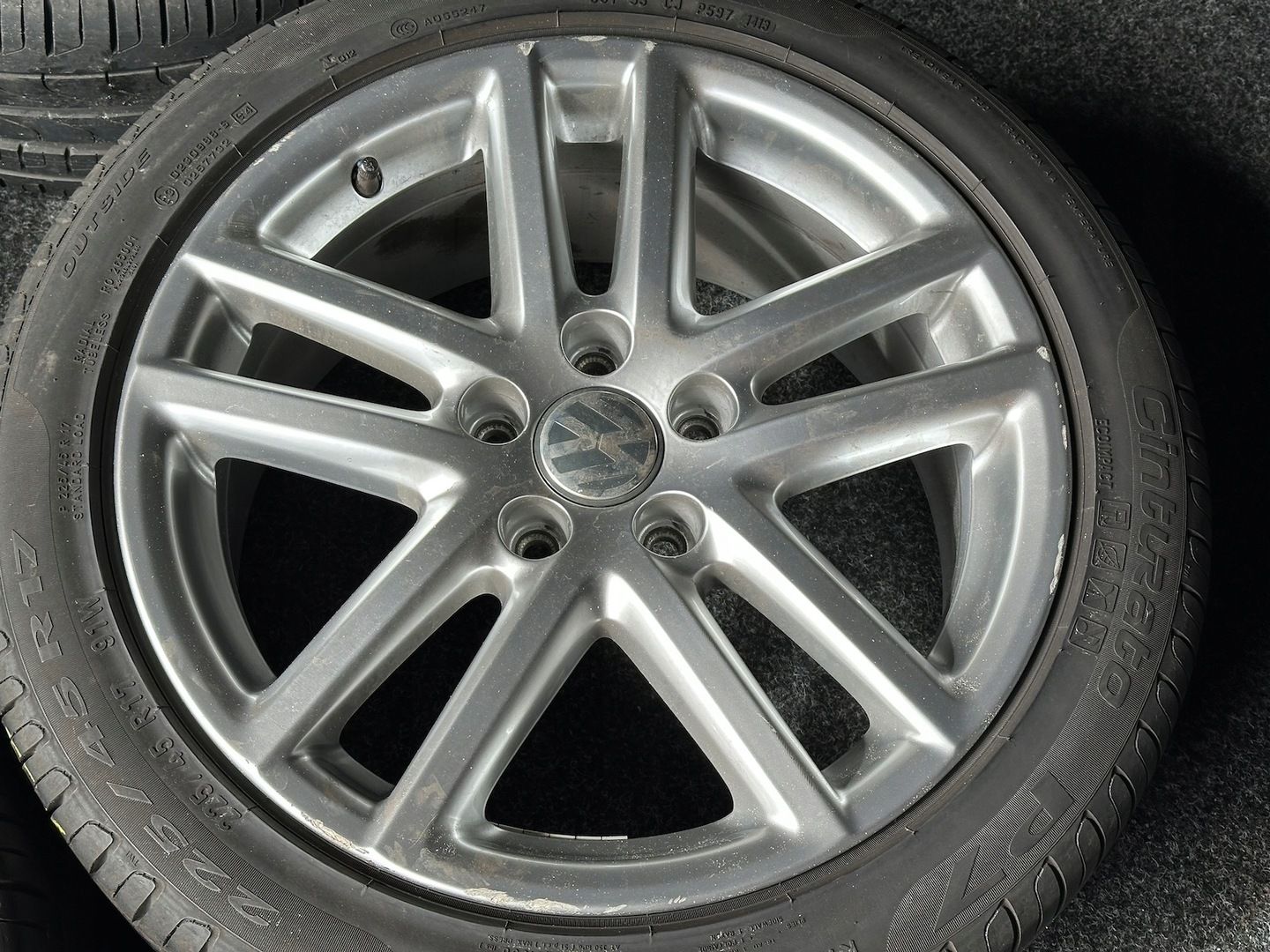 Audi A3 8P A4 A5 A6 Q3 Q5 Tt Koła 7.5Jx17 Et47 5X112 Pirelli 225/45R17