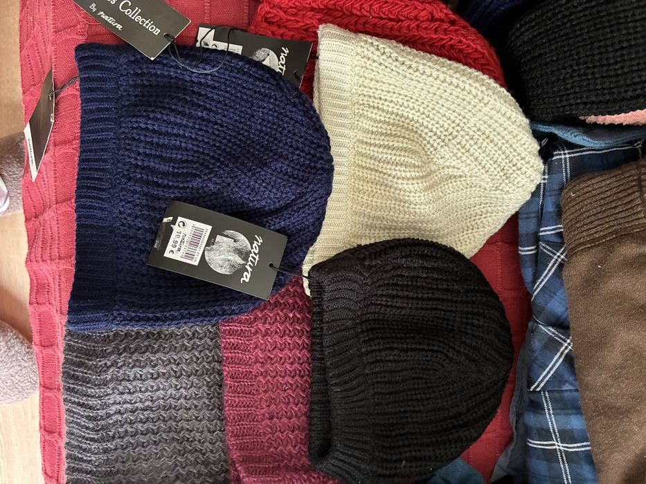 8 gorros + 2 caneleiras + 1 luvas + 3 meias antiderapantes + gola