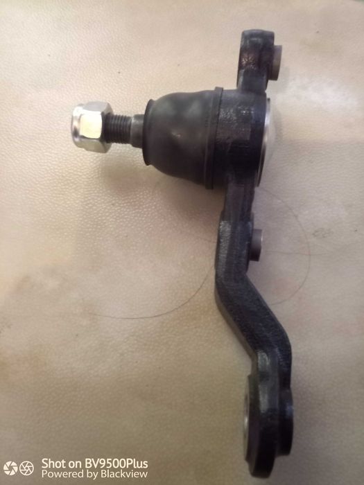 Запчасти тайота шаровая левая