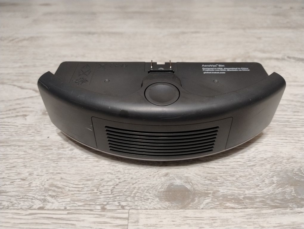 Pojemnik na śmieci z filtrem Irobot Roomba 692