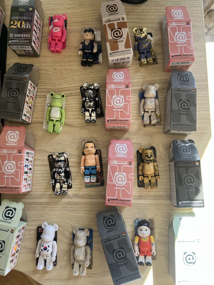 Bearbrick series - 38 sztuk widocznych na zdjeciach