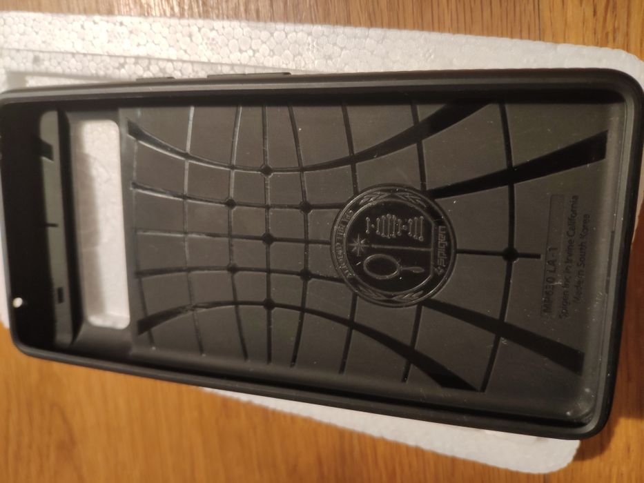 Etui Spigen Pixel 7 + szkło