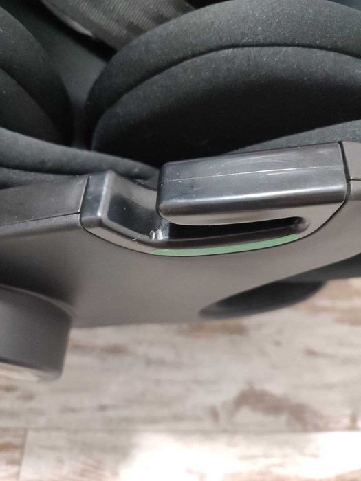 Дитяче автокрісло Carello Vega + адаптери