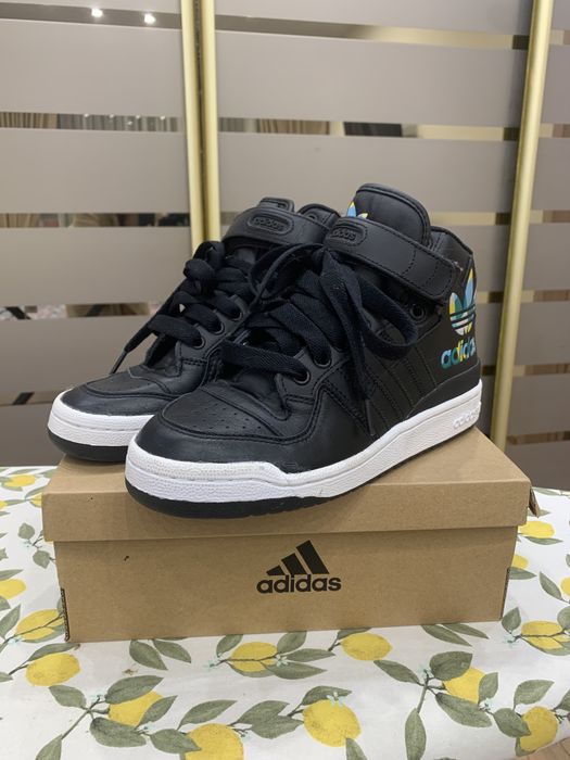 Кросовки (adidas)